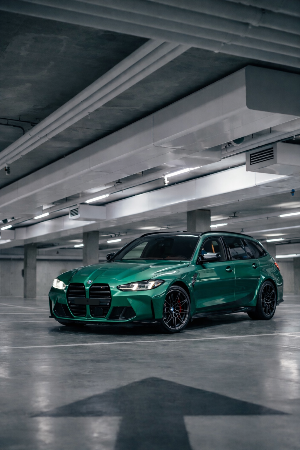 Bm3 verte garé dans un sous sol